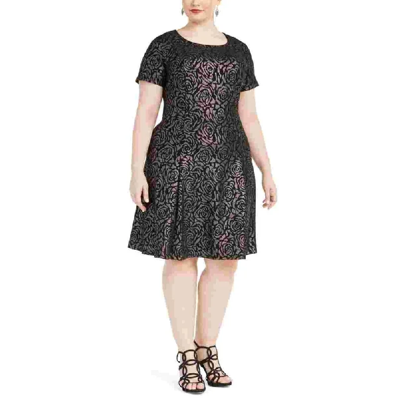 Robbie Bee Women's Floral Short Sleeve Jewel Neck Above The Knee Fit + Flare Party Dress Black Size 3X