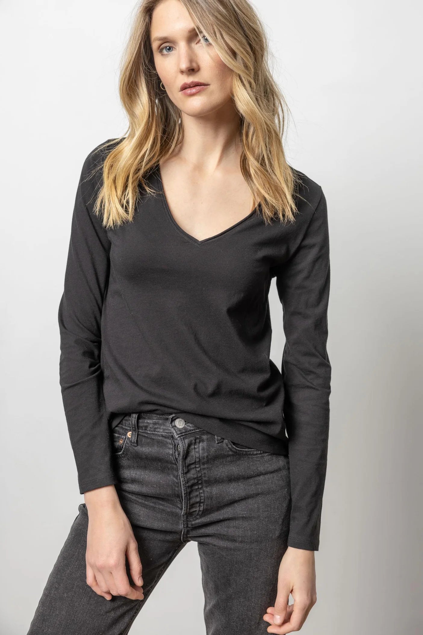 Rolled Edge V-Neck Tee in black by Lilla P