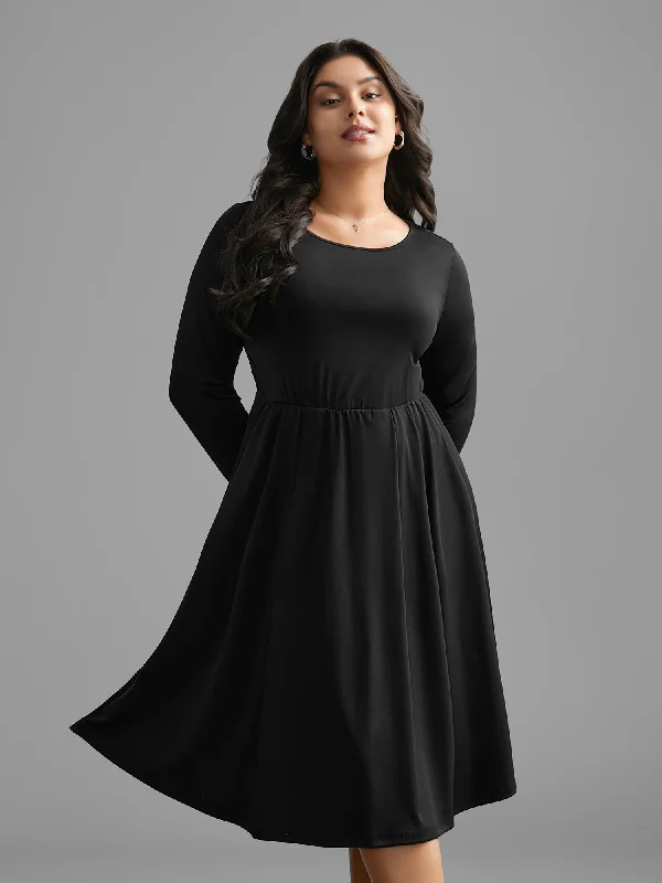 Round Neck Elastic Waist Pleated Dress